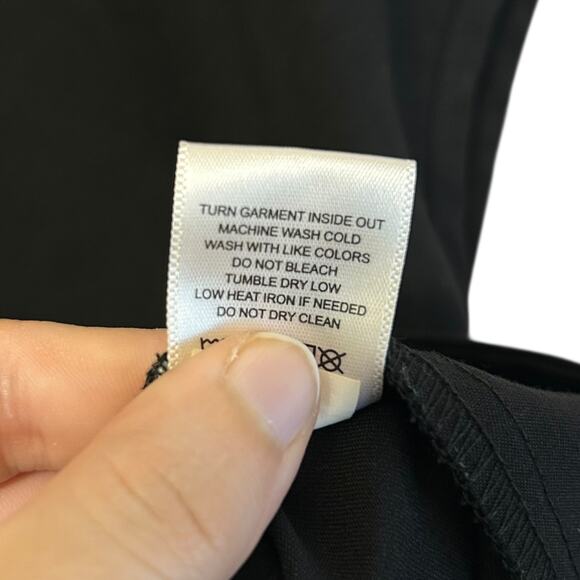 FIGS Rafaela Oversized Scrub Top Women's Sz M Black Healthcare Minimalist Sleek - Picture 8 of 8